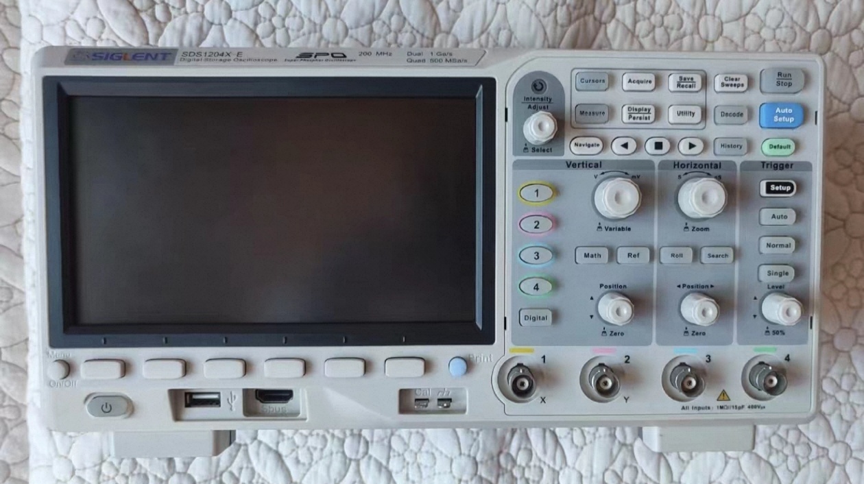 Digital Storage Oscilloscope 4 Channel 100Mhz - Oscilloscope numérique SIGLENT SDS1204X-E 200 MHz